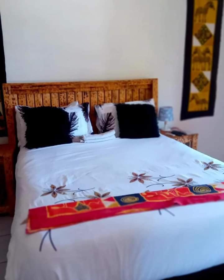 Sunshinevibe Guest House 카사네 외부 사진