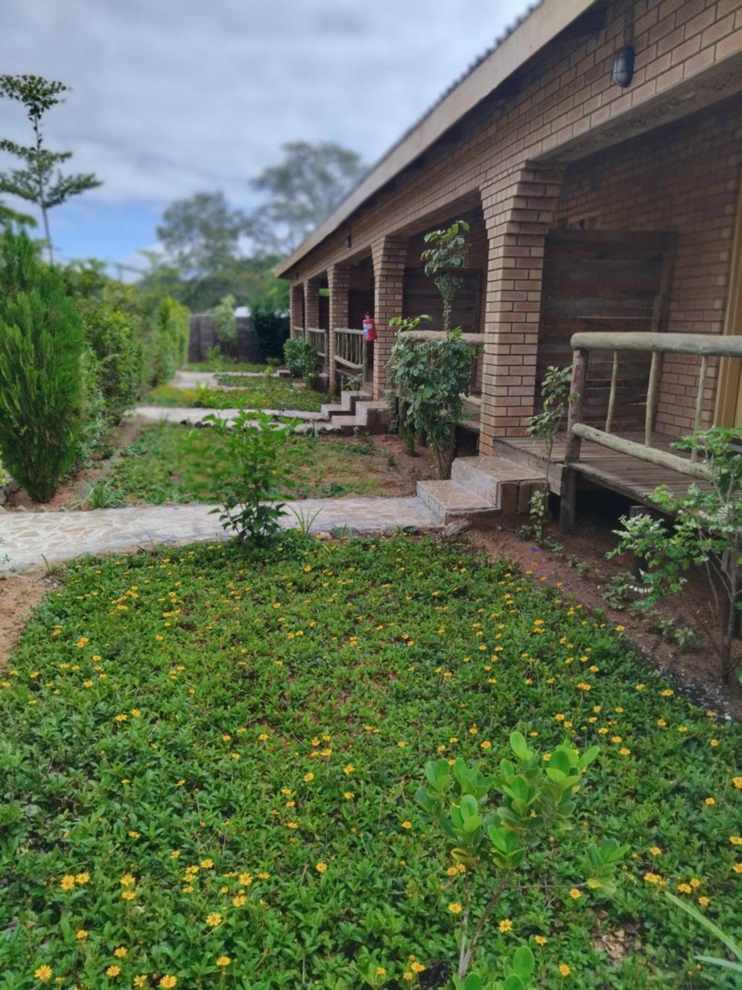 Sunshinevibe Guest House 카사네 외부 사진