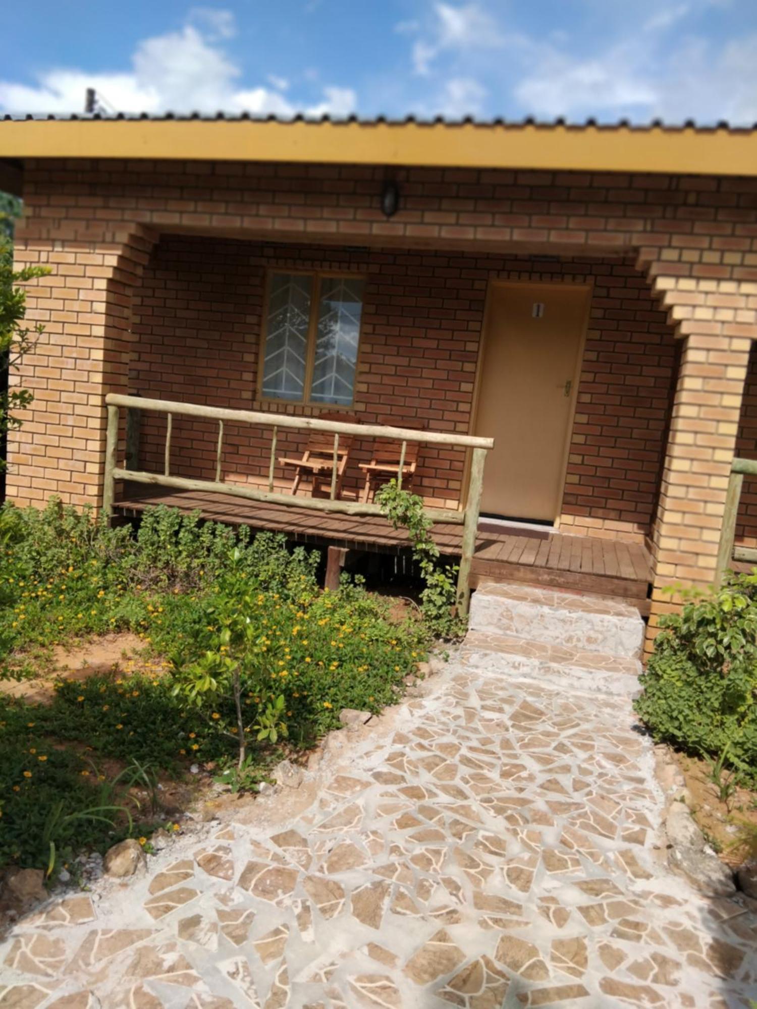 Sunshinevibe Guest House 카사네 외부 사진